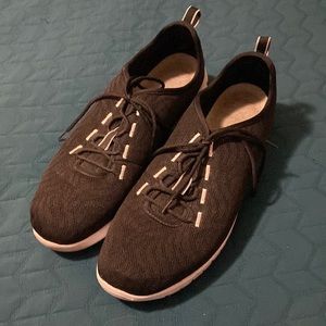 Size 12 Clark’s Cloud Stepper Sneakers